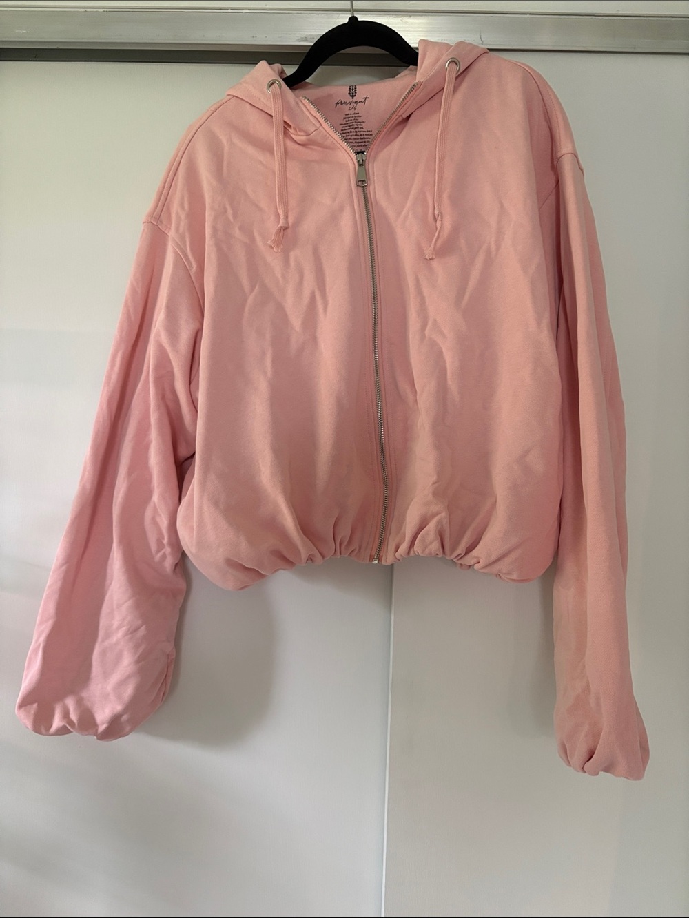 Free People Movement Bubble Hem Cropped Pink Zip Hoodie Jacket size large EUC